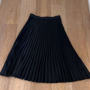 H&M Elegant Black pleated A-Line Skirt size M